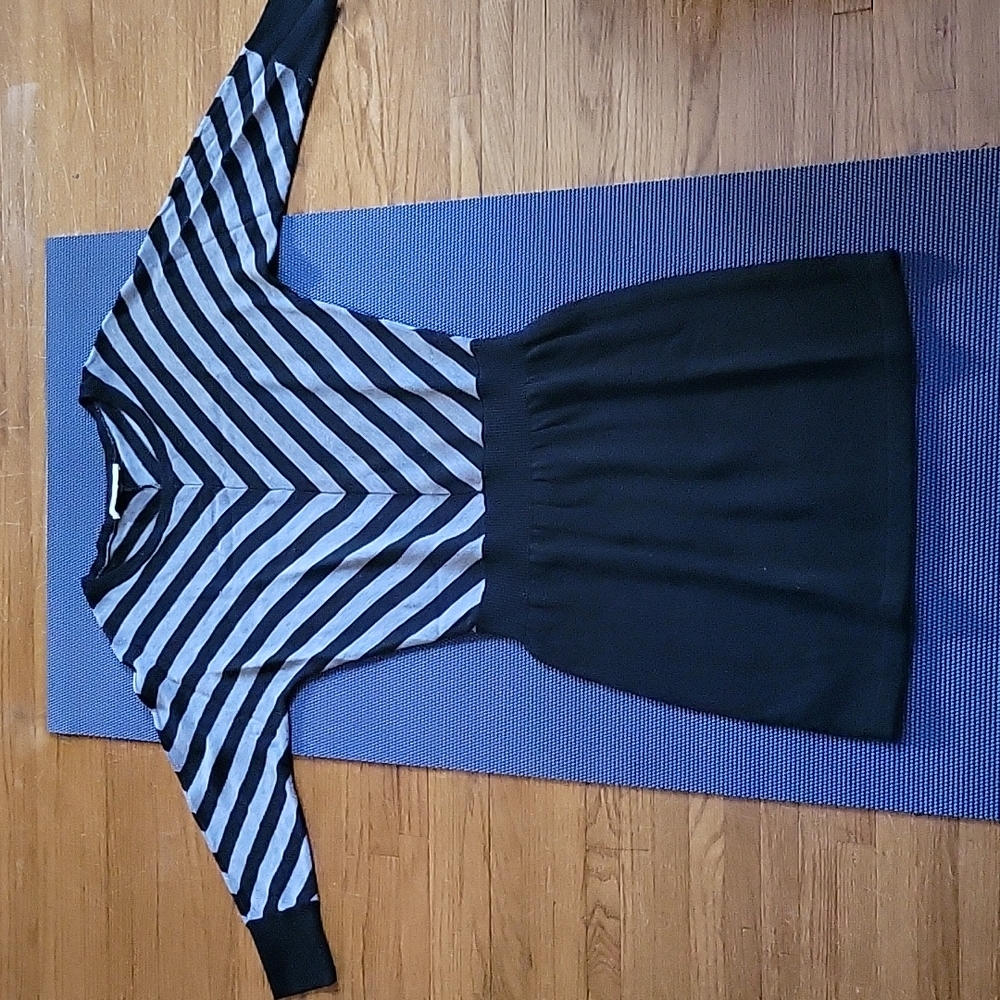 NWOT Ann Taylor LOFT Sweater Dress - Size Medium - Grey and Black